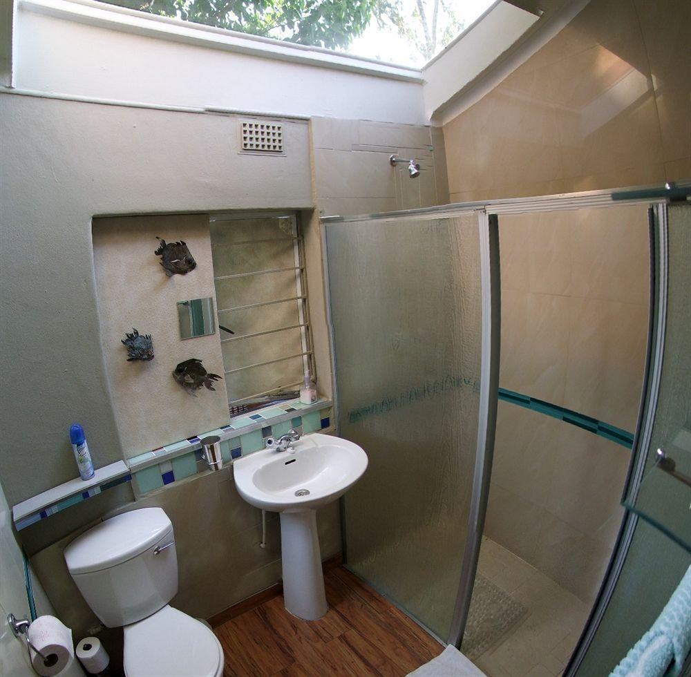 Twin Waters Guest House Randburg Экстерьер фото